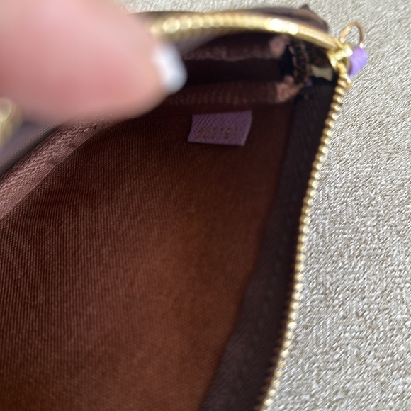 Louis Vuitton Damier Mini Pochette - Picture 11 of 17